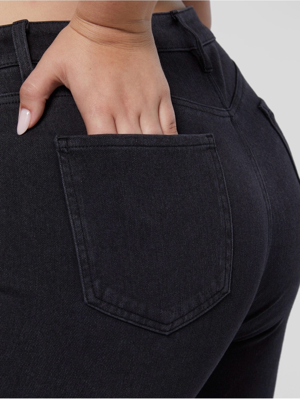 Halara Flex Mid Rise Pockets Casual
Plus Size Jeans Size Medium - Picture 2 of 2